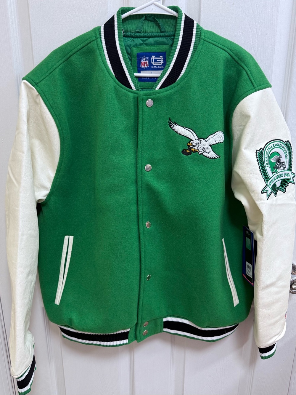 NWT NFL Philadelphia Eagles Kelly Green and Cream Varsity Jacket, Size Large